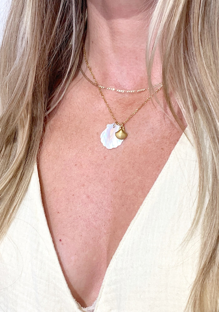 CABO Shelly Pearl Gold Necklace