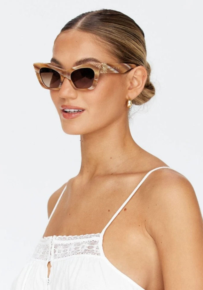 PARED EYEWEAR Spell x Pared - Sunshine Tan Feather