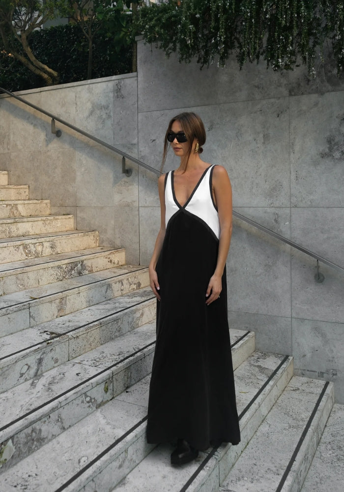 The Naomi Dress - Onyx